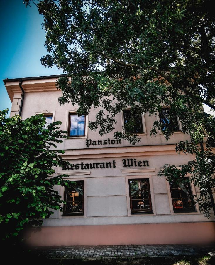 Restaurant Pansion Wien Cierny Brod Extérieur photo