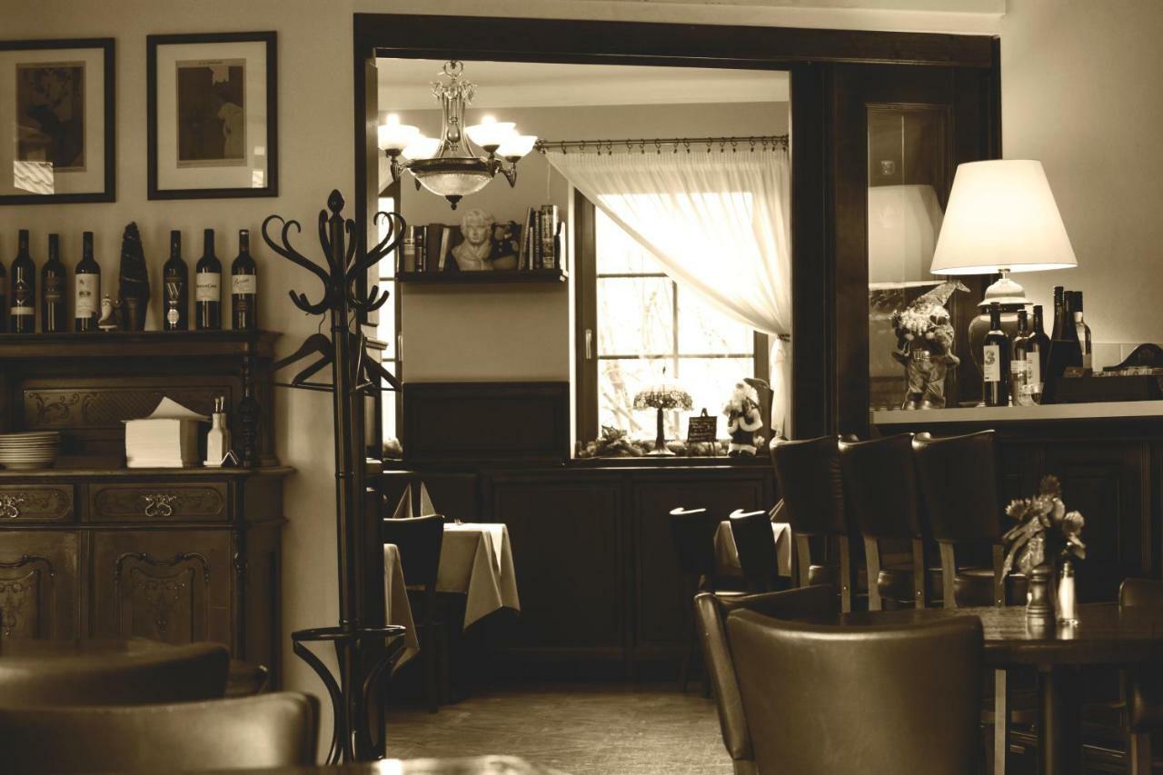 Restaurant Pansion Wien Cierny Brod Extérieur photo